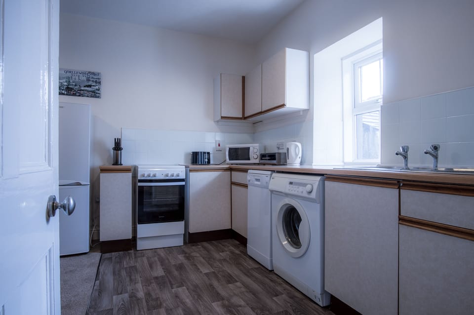Microwave, oven, stovetop, dishwasher