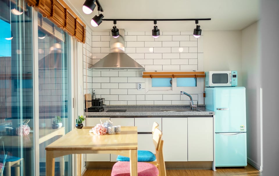 Traditional Double Room, Ocean View, Annex Building (Beluga) | Private kitchen | Fridge, microwave, stovetop, electric kettle