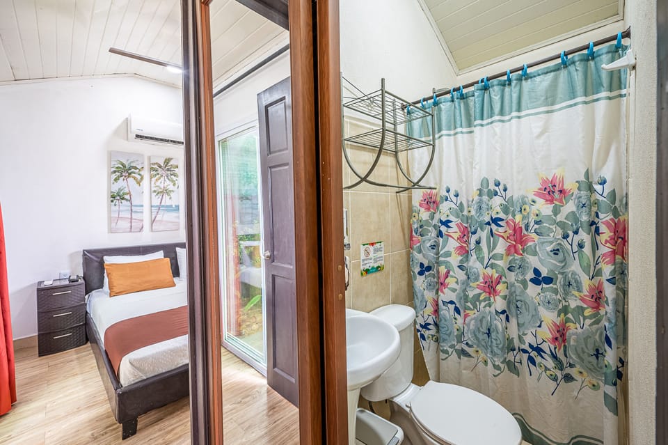 In-room safe, free WiFi, bed sheets
