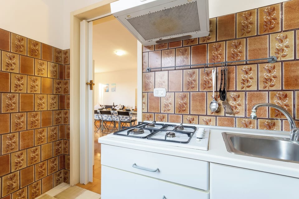 Villa, 3 Bedrooms, Smoking, Balcony | Private kitchen | Stovetop, coffee/tea maker