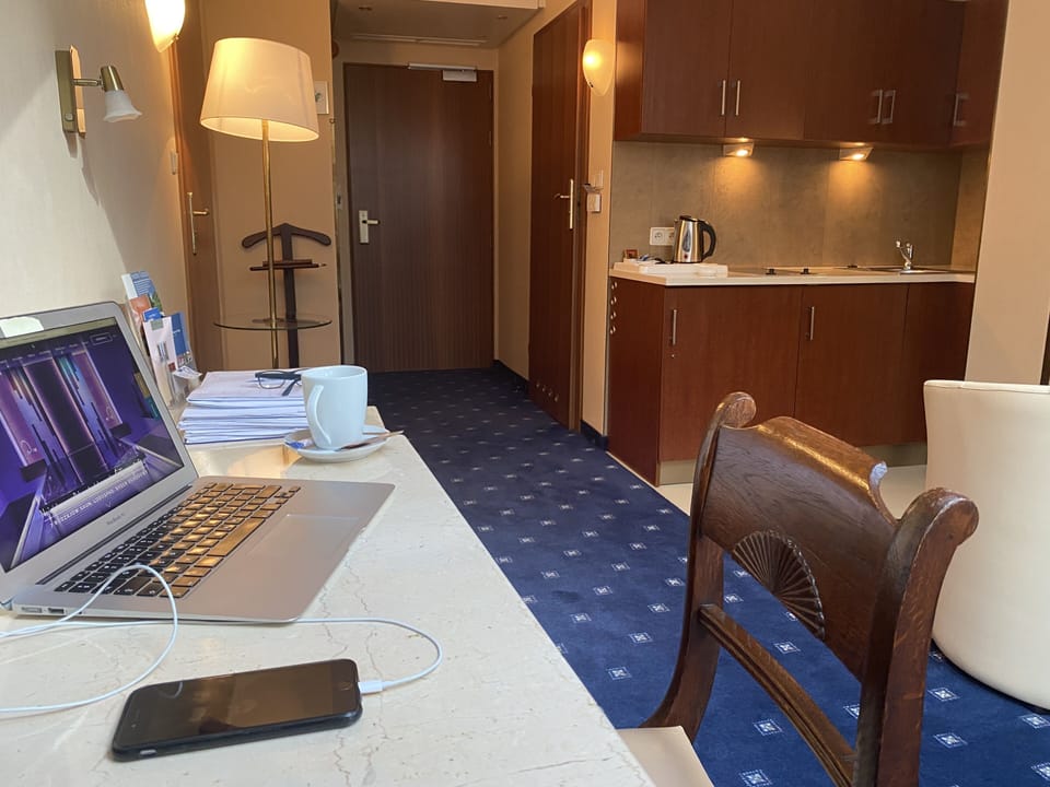 Business Single Room | Private kitchen | Mini-fridge, electric kettle, cleaning supplies, kitchen islands