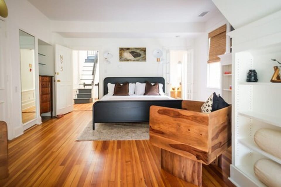 Room 5 (Suite) | Premium bedding, individually decorated, individually furnished