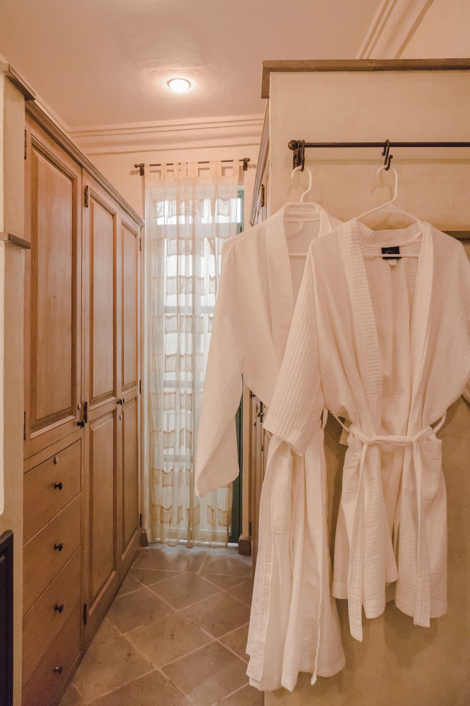 Junior Double Room, 1 King Bed | Bathroom | Free toiletries, hair dryer, bathrobes, towels