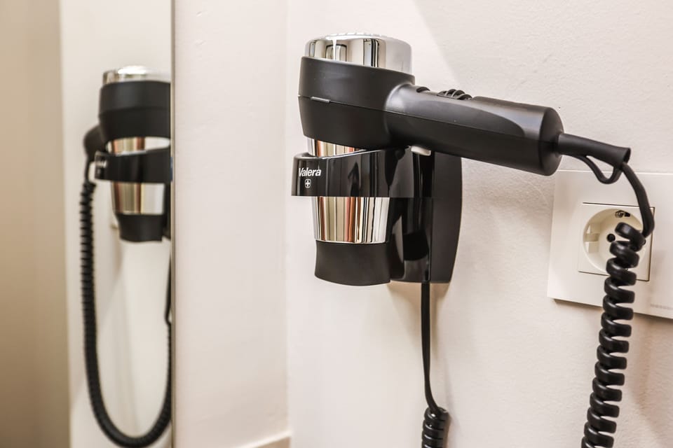 Deluxe Double Room | Bathroom | Shower, hair dryer, towels, soap