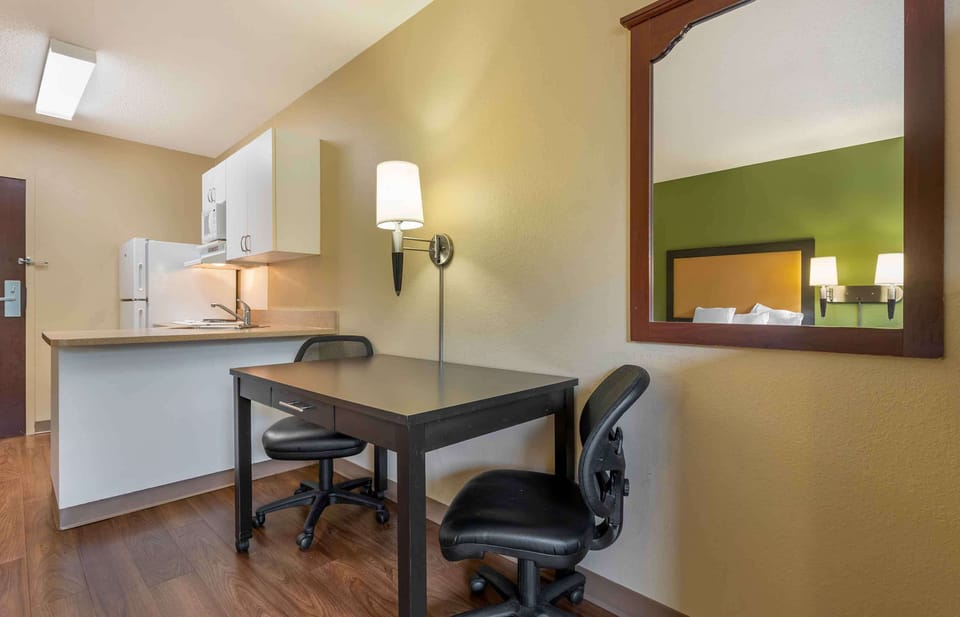 Studio, 2 Double Beds, Non Smoking | Desk, laptop workspace, iron/ironing board, free WiFi