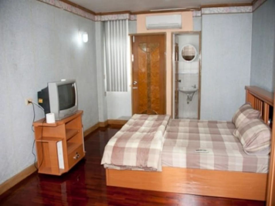 Studio, 1 Bedroom | Desk