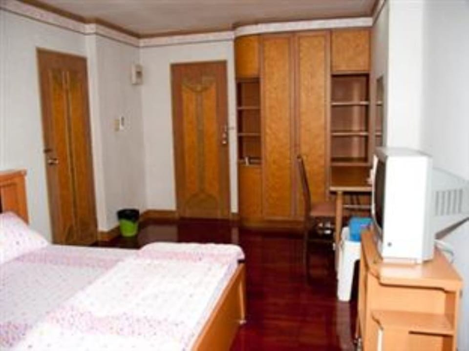 Studio, 1 Bedroom | Desk