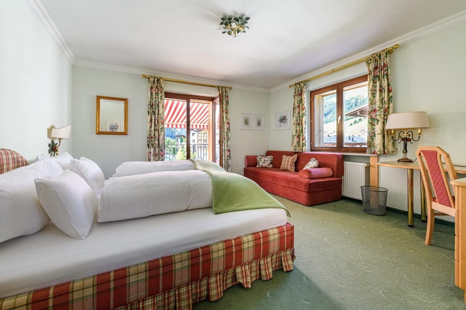 Standard Double Room | WiFi (free), bed sheets