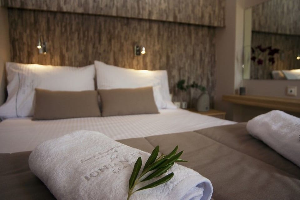 Premium bedding, in-room safe, desk, soundproofing