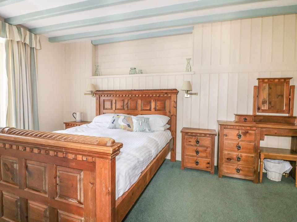 Cottage | 2 bedrooms, individually decorated, individually furnished, free WiFi