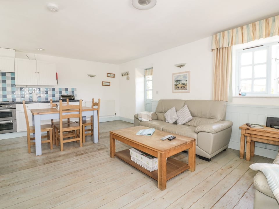 Cottage | Living area