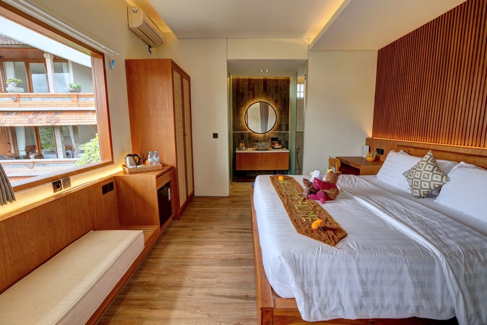 Deluxe Room | Desk, free WiFi, bed sheets