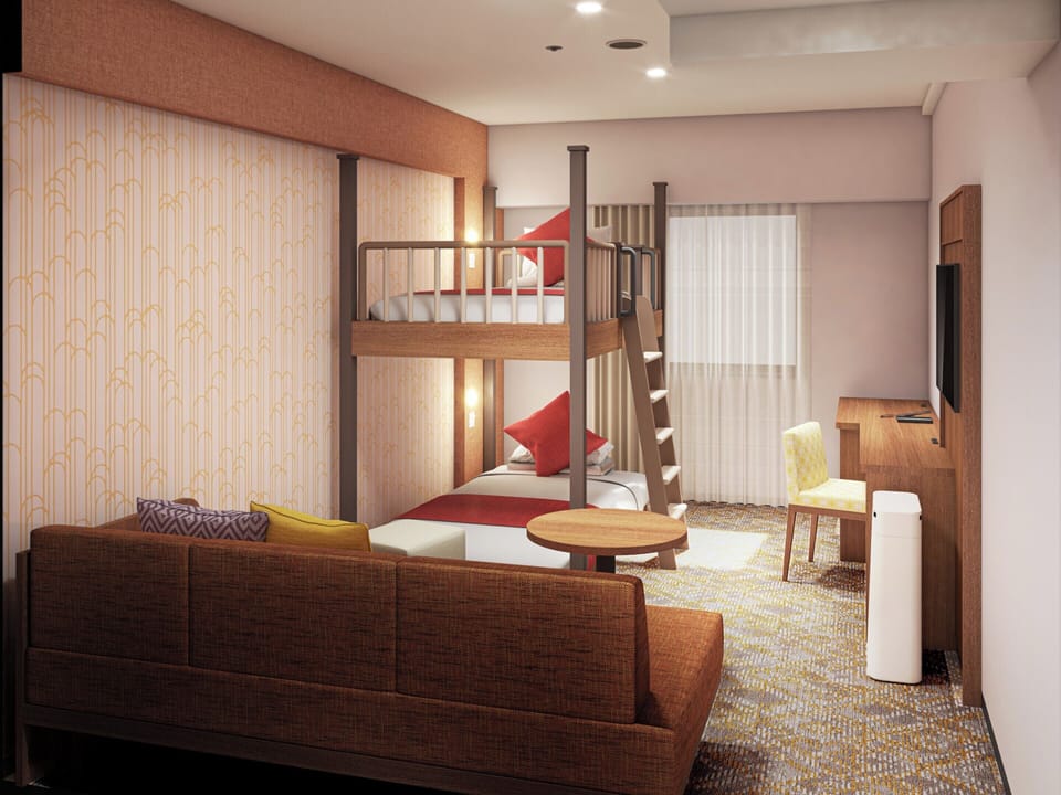 In-room safe, desk, bed sheets