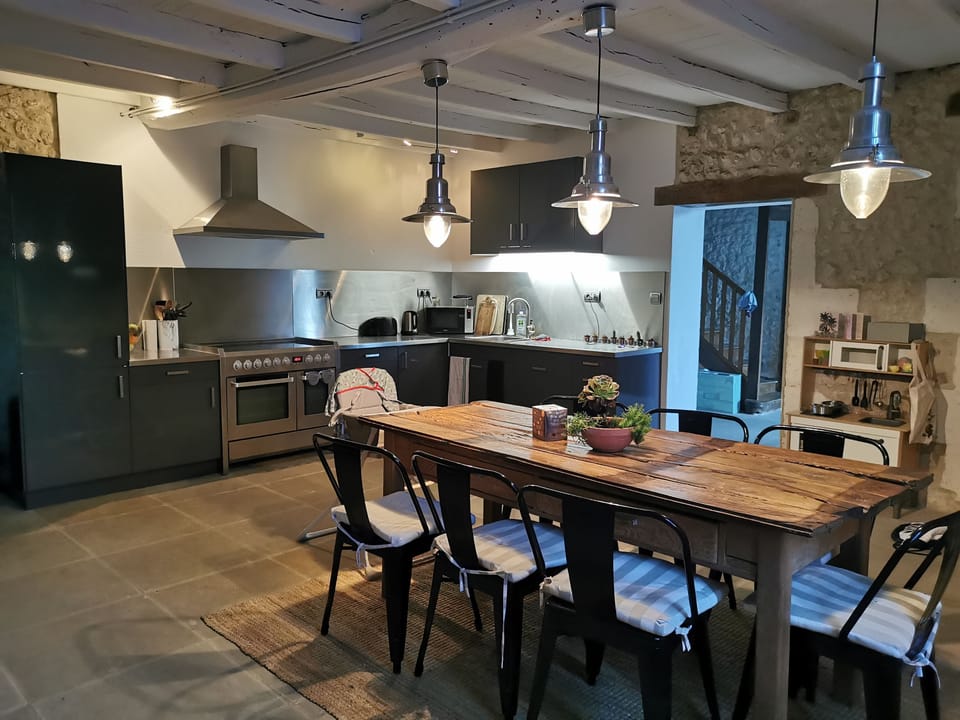 Kitchen / Dining area