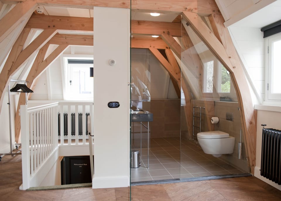 Suite, 1 Bedroom (Wolvenstraat Suite) | Bathroom | Shower, hair dryer, towels