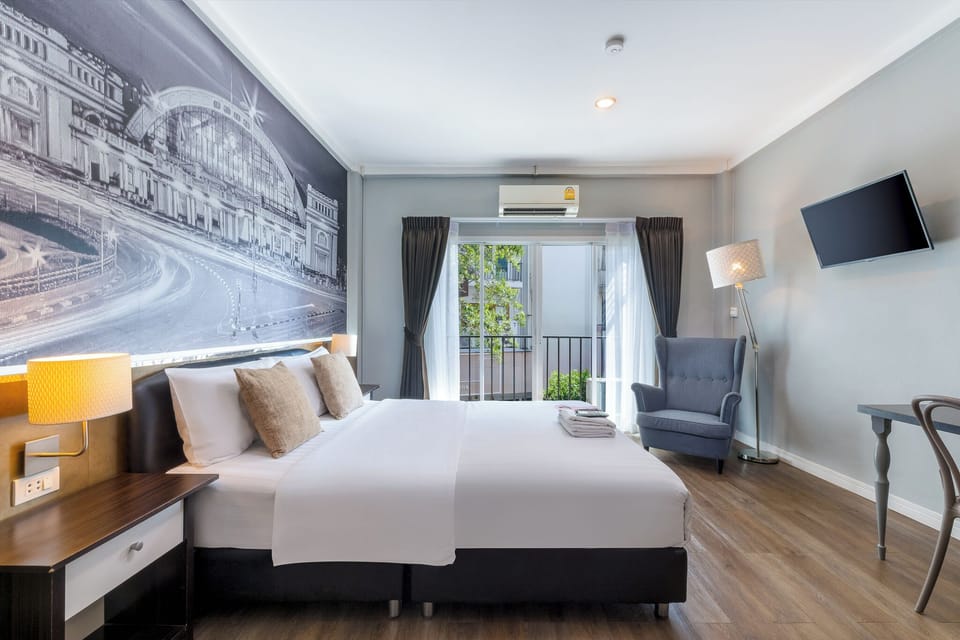 Deluxe Double Room | In-room safe, individually decorated, blackout drapes, soundproofing