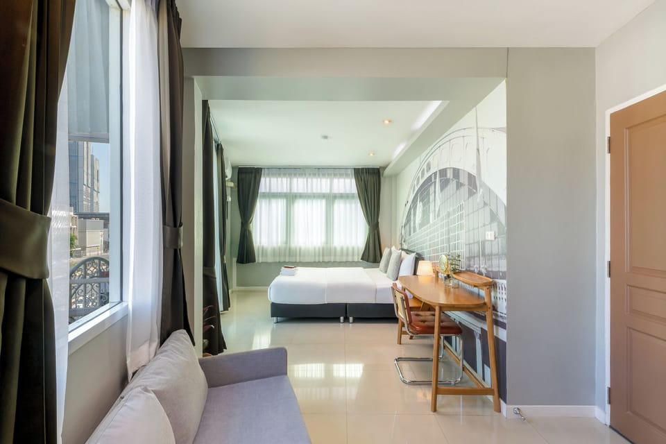 Deluxe Double Room | In-room safe, individually decorated, blackout drapes, soundproofing