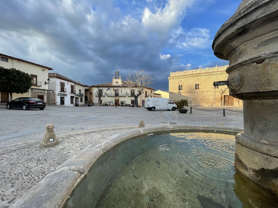 the plaza mayor of Cogolludo, around the awesome fountain everything happens