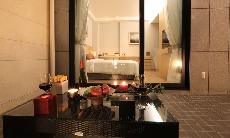 Minibar, desk, blackout drapes, free WiFi
