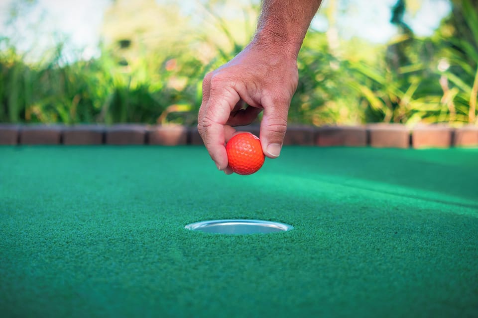 Mini-golf