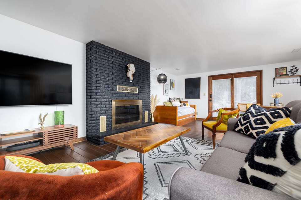 Spacious living room