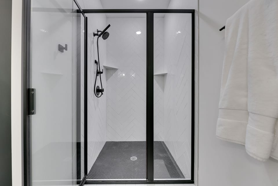Primary shower