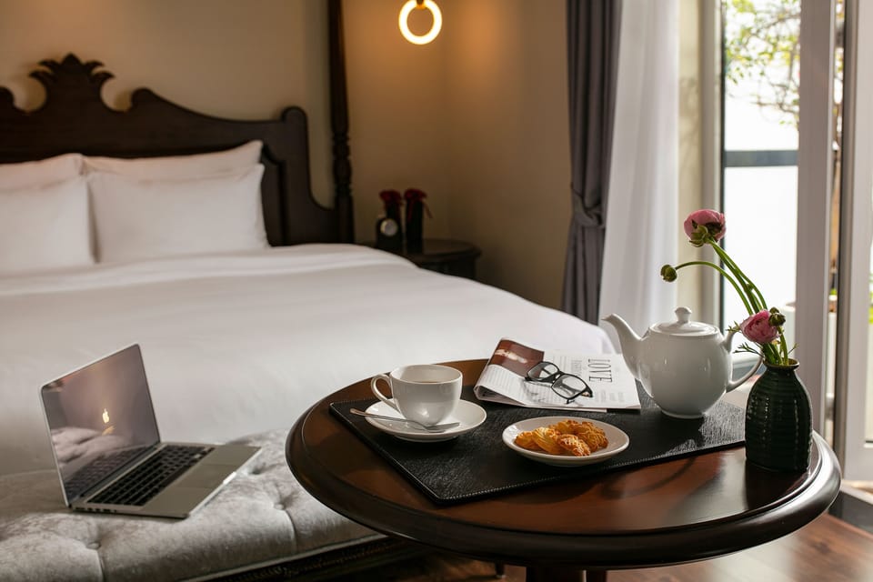 La Mejor Suite | Egyptian cotton sheets, premium bedding, down comforters, pillowtop beds