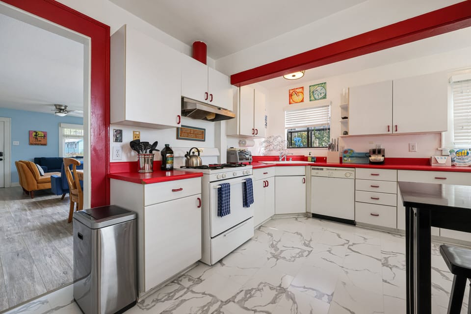Fully equipped kitchen makes for cooking homemade meals a breeze!