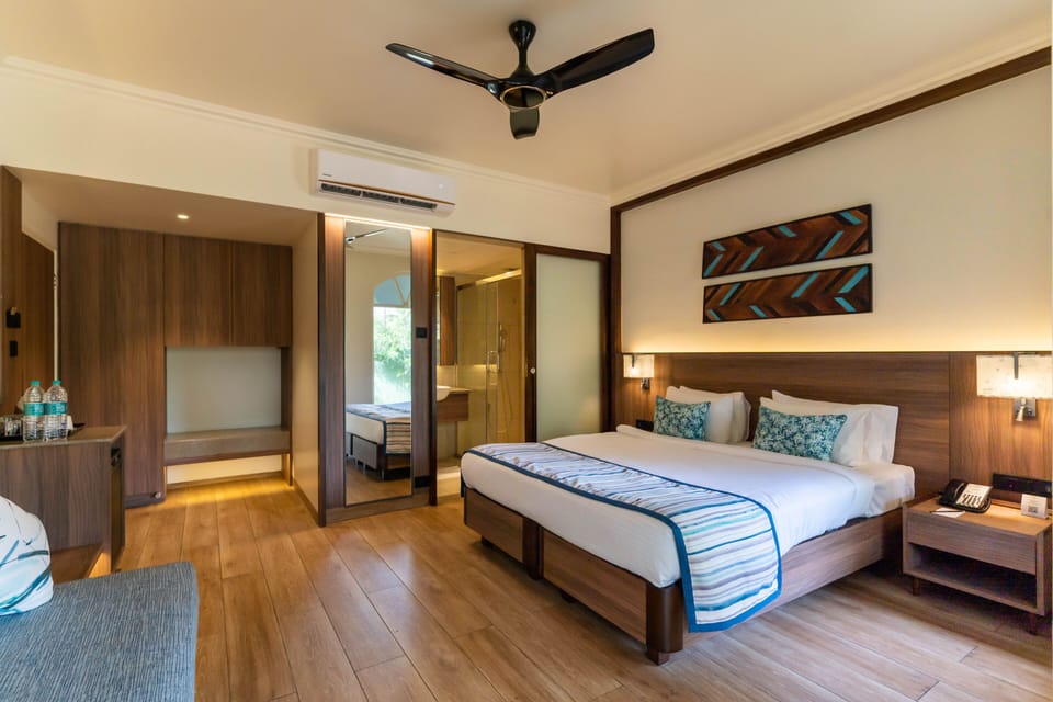 Premiere Room | Premium bedding, in-room safe, desk, blackout drapes