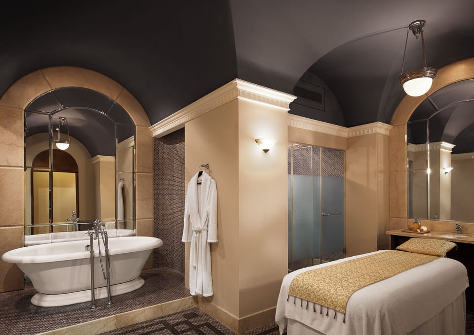 Couples treatment rooms, sauna, hot tub, steam room, body treatments