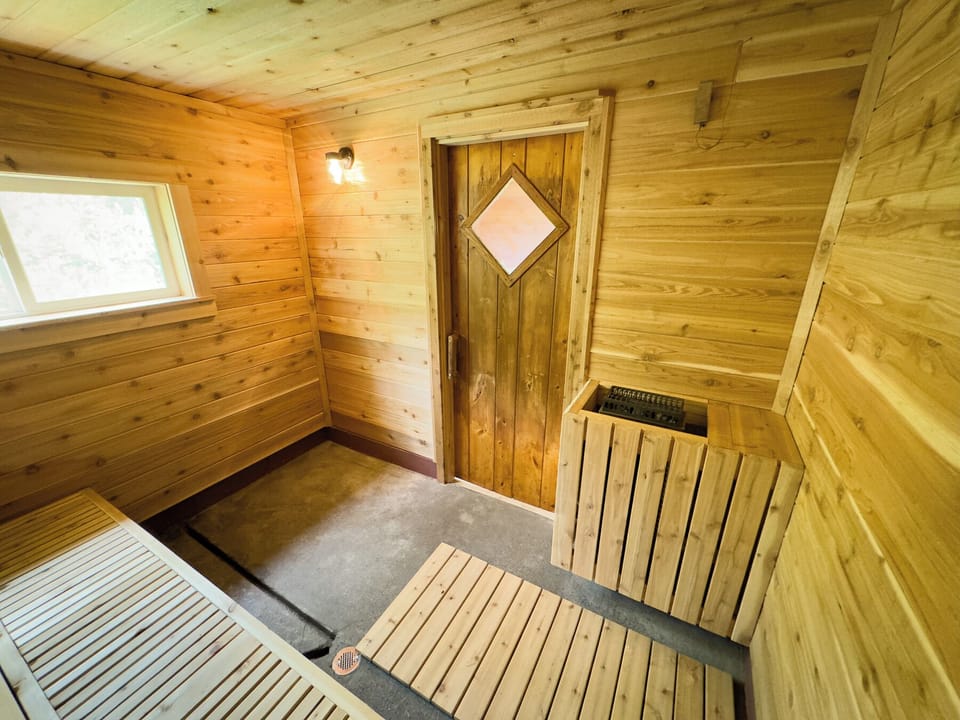 Private sauna building