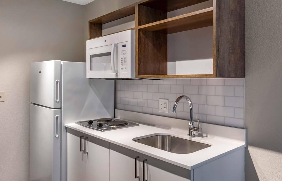 Studio, 2 Double Beds, Non Smoking | Private kitchen | Full-size fridge, microwave, stovetop, coffee/tea maker