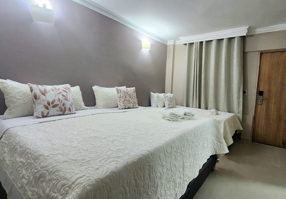 Standard Triple Room | Hypo-allergenic bedding available, in-room safe, desk, WiFi (free)