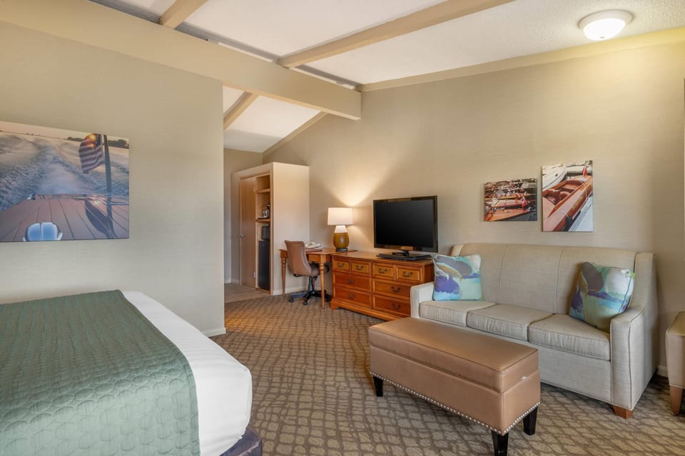 Room, 1 King Bed, Non Smoking, Jetted Tub | Desk, laptop workspace, iron/ironing board, free WiFi