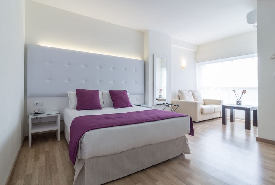 In-room safe, desk, iron/ironing board, free WiFi