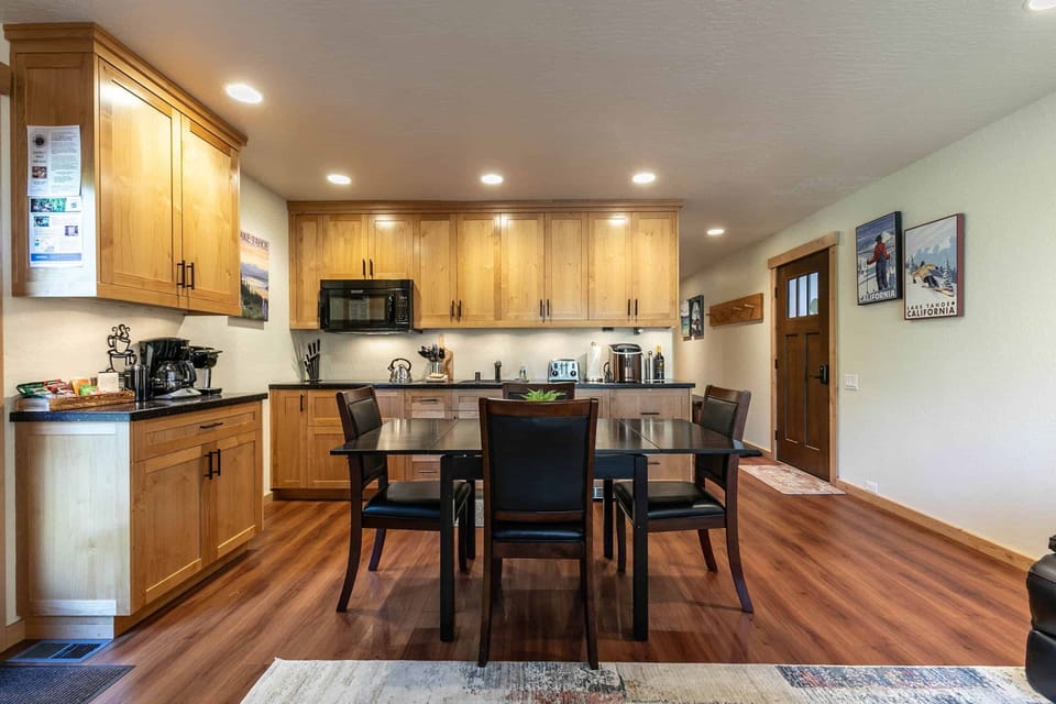4119 Coyote Fork Truckee CA-print-005-005-Interior-3360x2240-300dpi