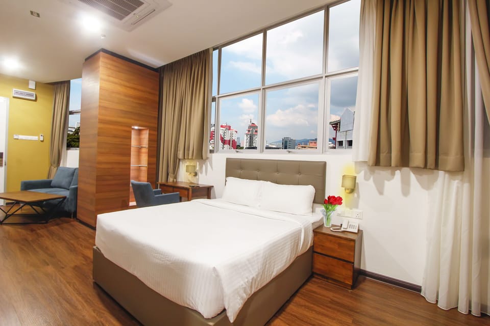 Studio A | In-room safe, blackout drapes, iron/ironing board, free WiFi