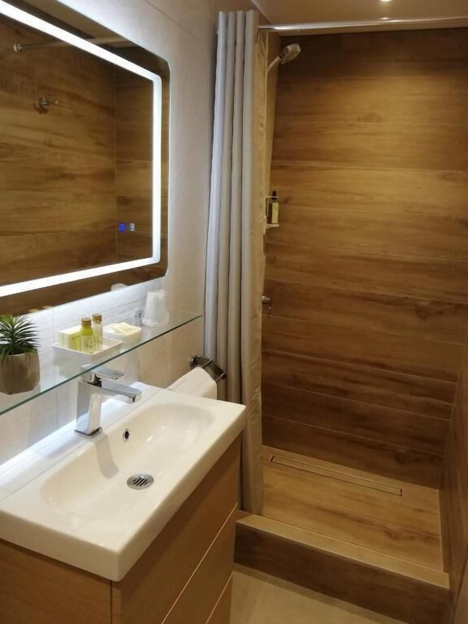Free toiletries, hair dryer, towels