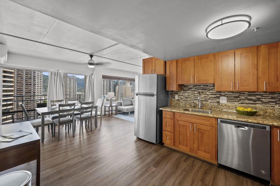 Full Kitchen with New Appliances - Full Kitchen with New Appliances