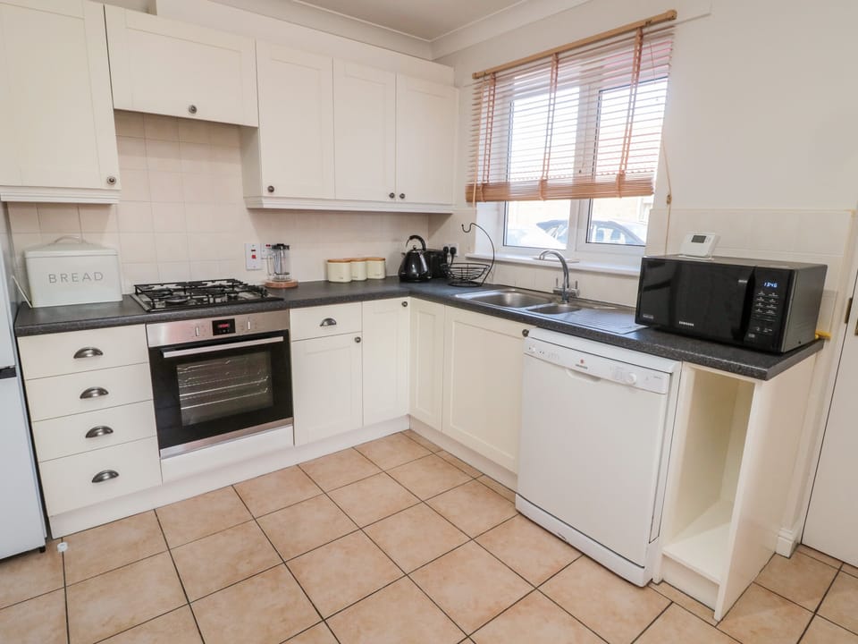 Fridge, dishwasher, electric kettle, toaster