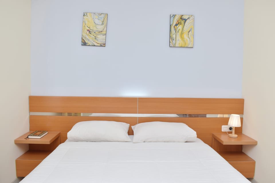 Standard Room | Desk, WiFi (free), bed sheets