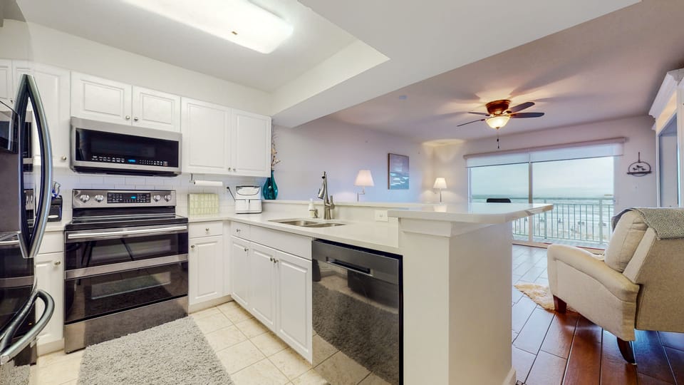 Kitchen (dishwasher, stove with/double oven, frig w/ice & water, microwave. 
