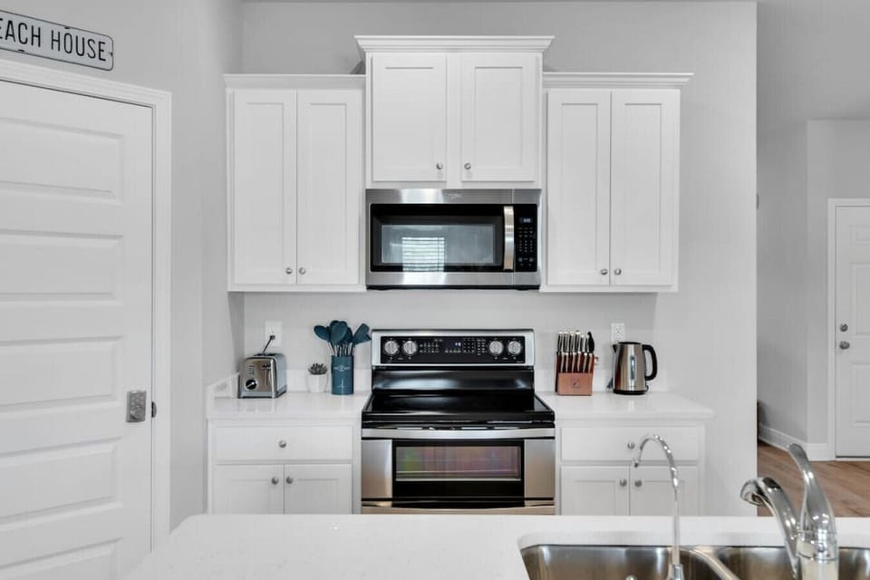 Fully equipped kitchen- stocked with basic amenities for home cooked meals 