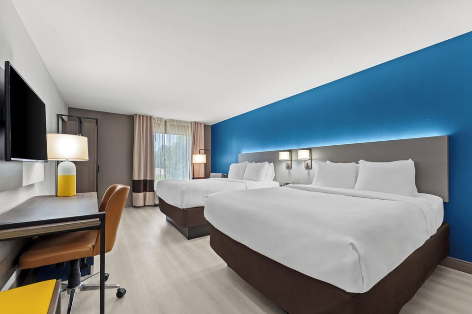 Desk, blackout drapes, iron/ironing board, free WiFi