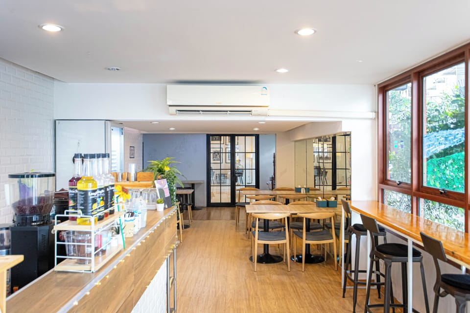 Coffee shop