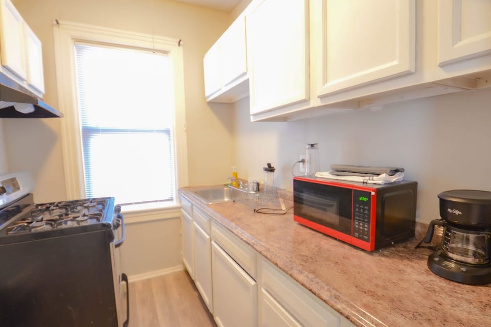 Basic Apartment, 3 Bedrooms | Private kitchen | Fridge, microwave, oven, dishwasher
