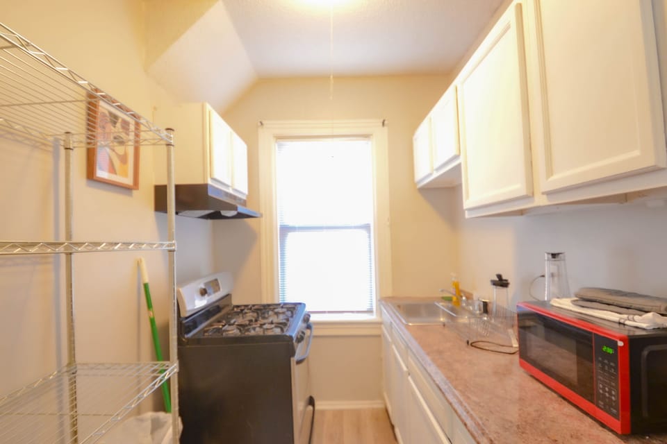 Basic Apartment, 3 Bedrooms | Private kitchen | Fridge, microwave, oven, dishwasher