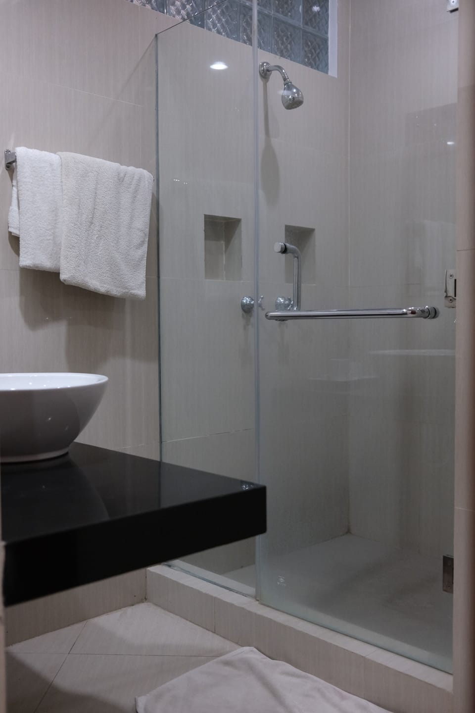 Superior Double or Twin Room | Bathroom | Free toiletries, bidet, towels, soap