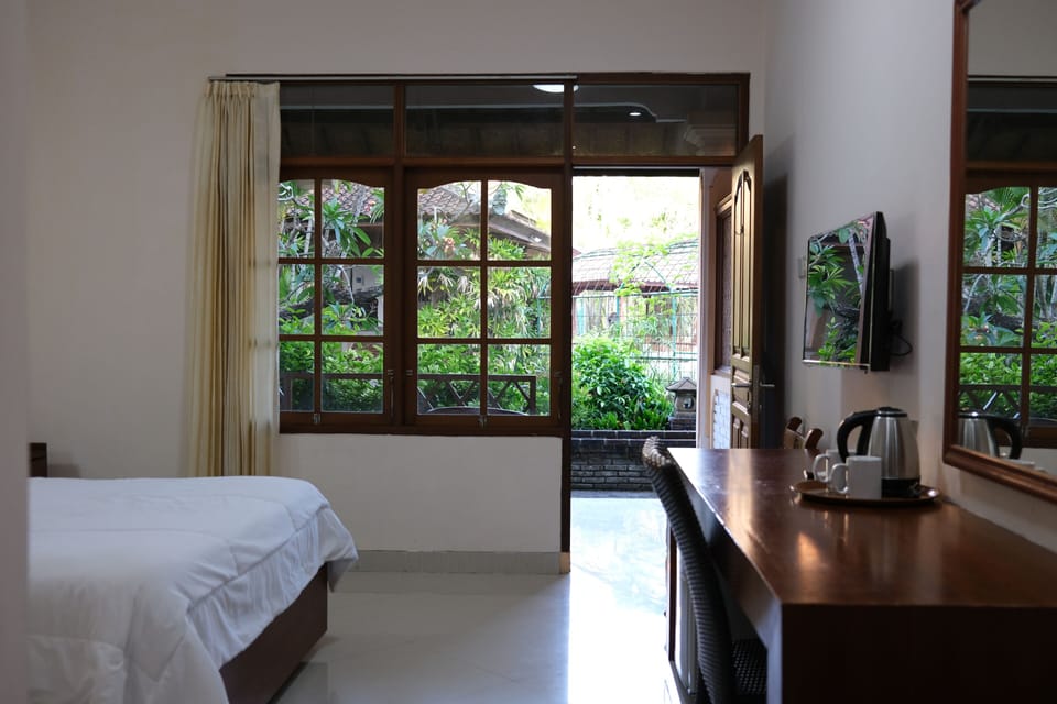 Superior Double or Twin Room | In-room safe, desk, free WiFi, bed sheets