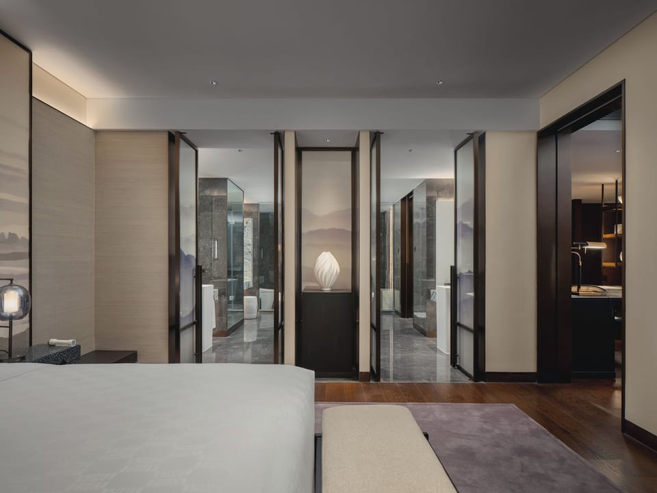 1 bedroom, premium bedding, down comforters, minibar